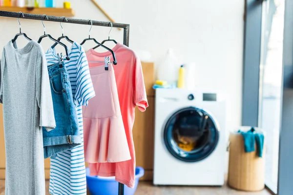 Man and woman discussing laundry service